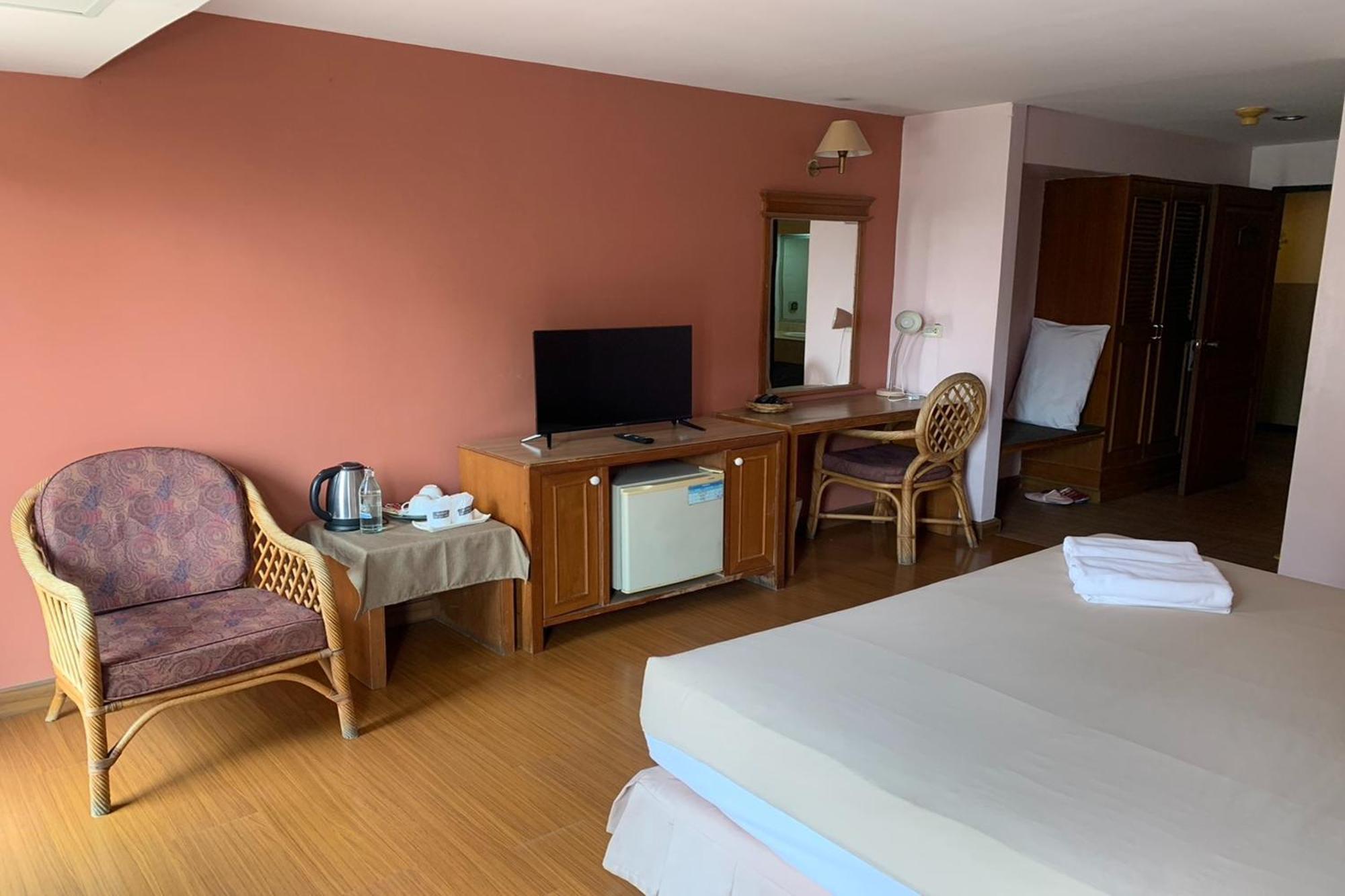 Pin Hotel Лампанг Екстер'єр фото