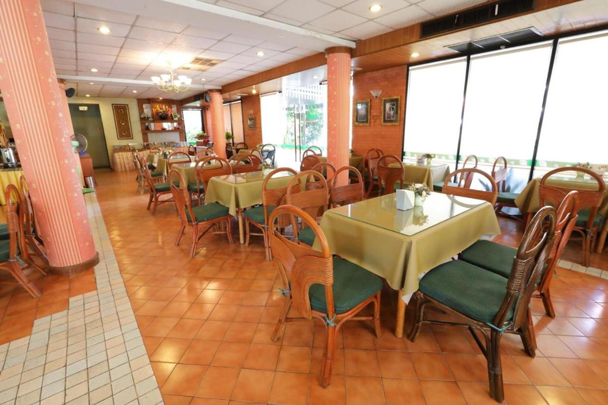 Pin Hotel Лампанг Екстер'єр фото