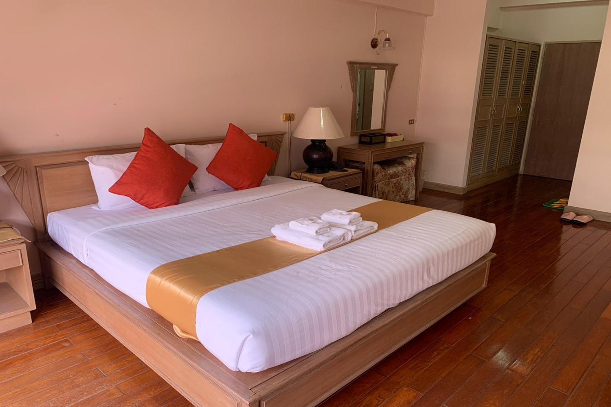 Pin Hotel Лампанг Екстер'єр фото