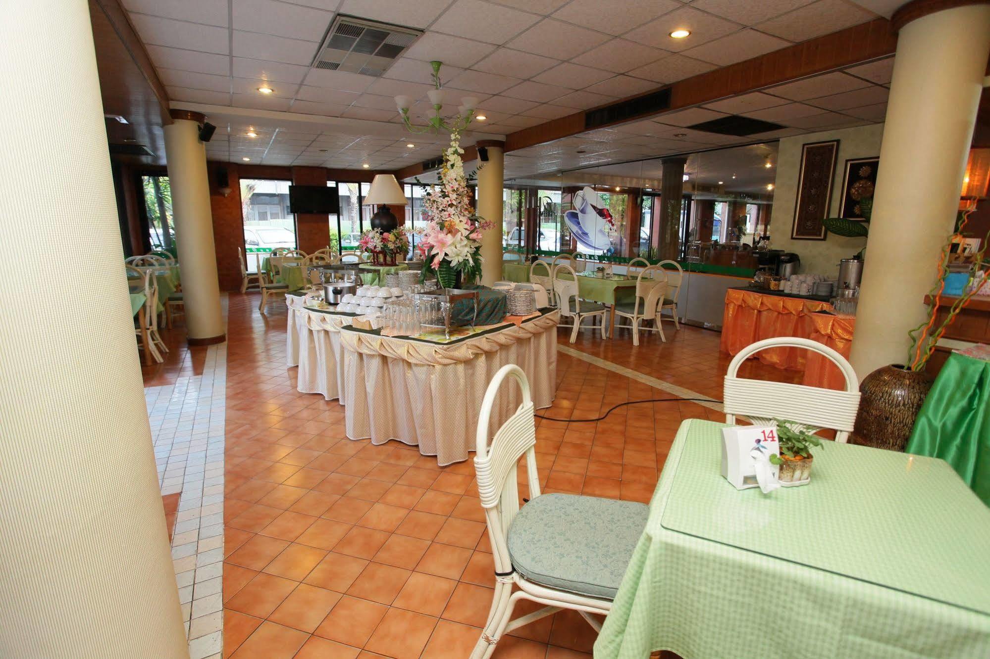 Pin Hotel Лампанг Екстер'єр фото
