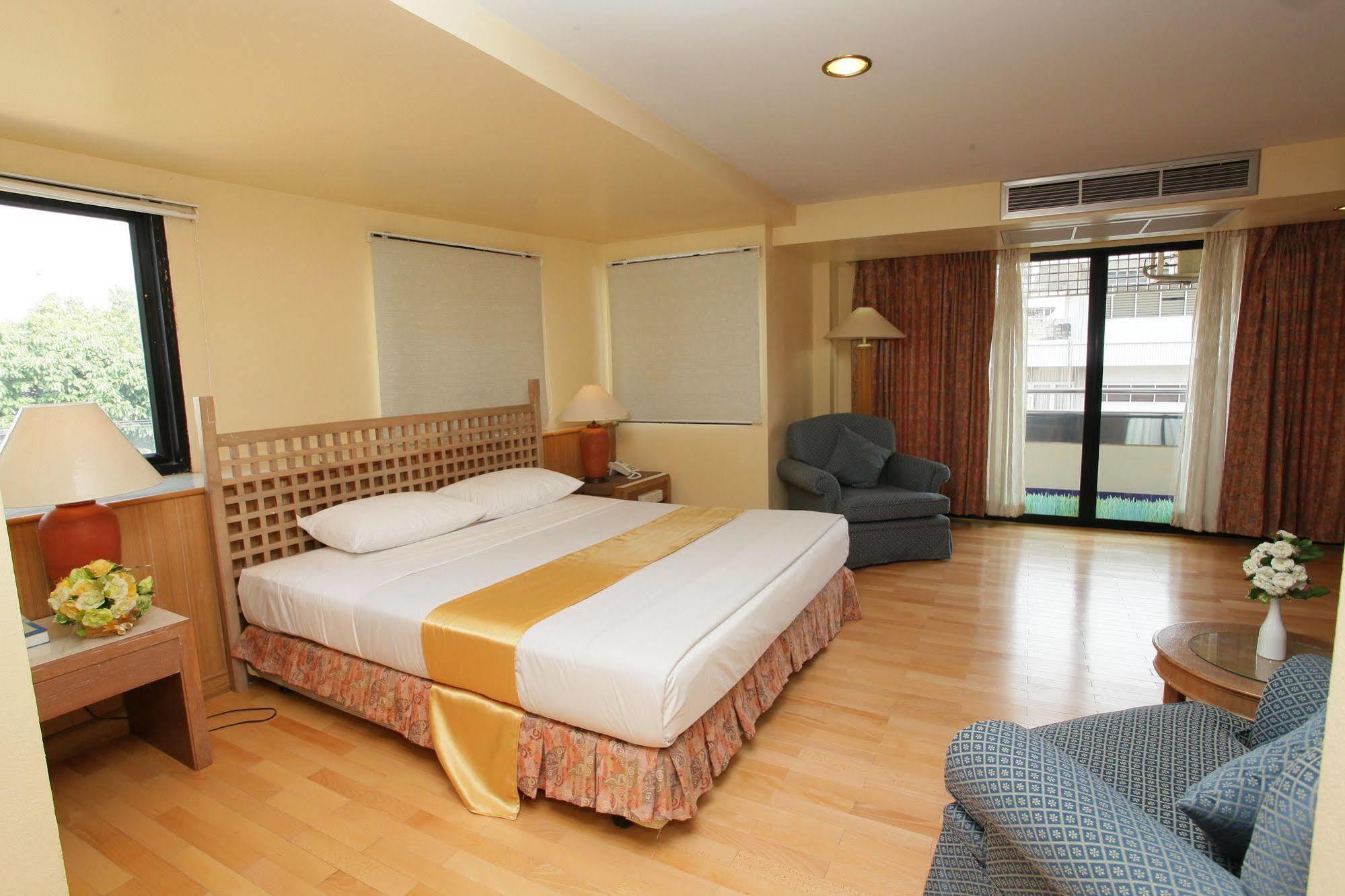 Pin Hotel Лампанг Екстер'єр фото